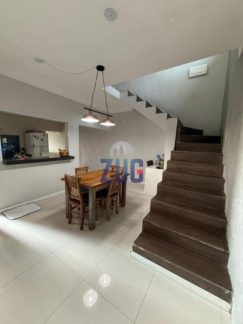 Sobrado à venda em Campinas, Parque Jambeiro, com 2 quartos, com 150 m²